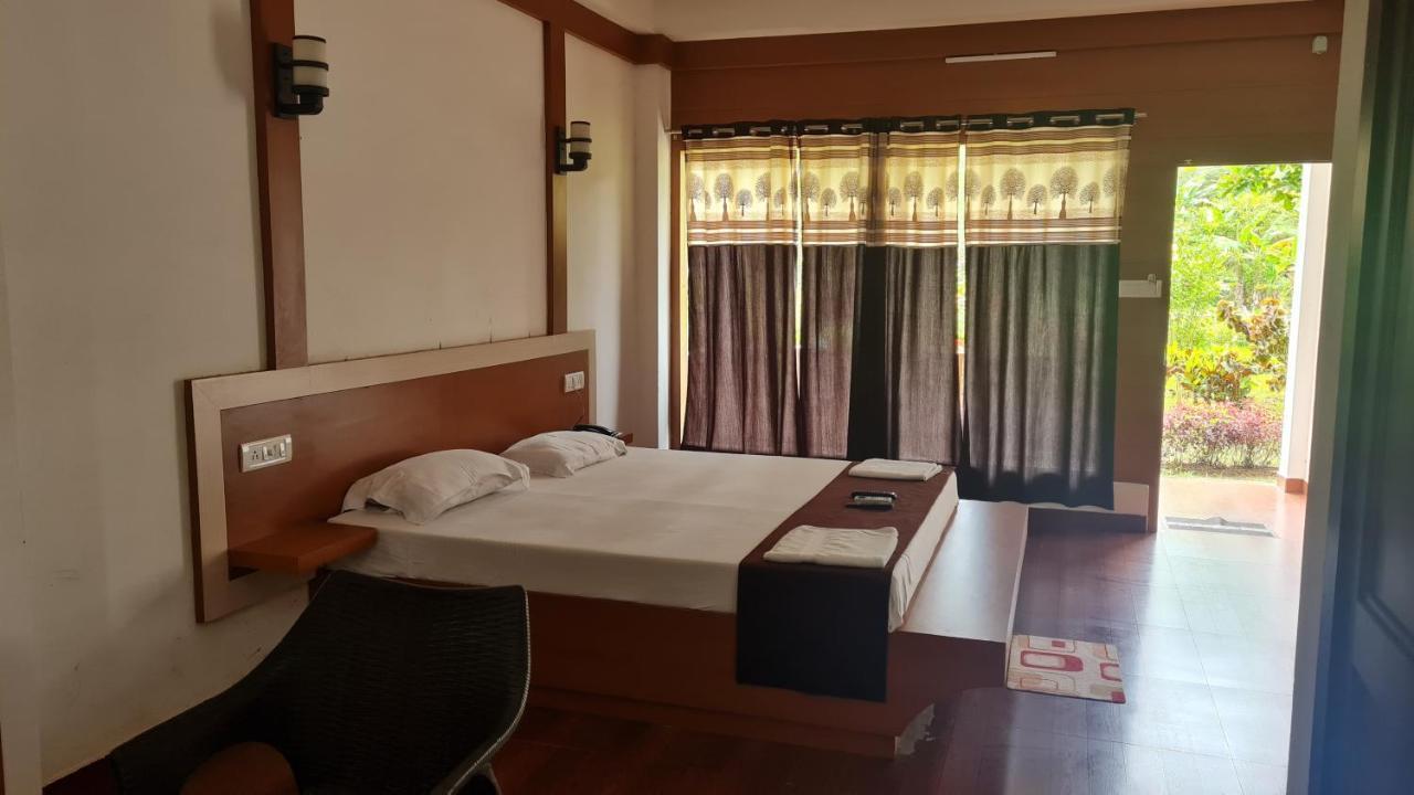 Hotel Exotica Squares Lakshmanpur Luaran gambar
