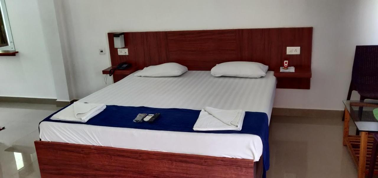 Hotel Exotica Squares Lakshmanpur Luaran gambar